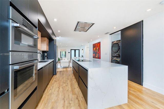 412 NW 41st St, Miami, FL 33127