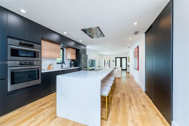 412 NW 41st St, Miami, FL 33127