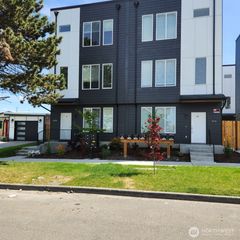 1438 E 31 Street, Tacoma, WA 98404