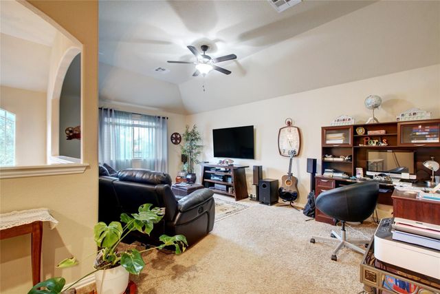 2004 Autumn Run LN, Round Rock, TX 78665