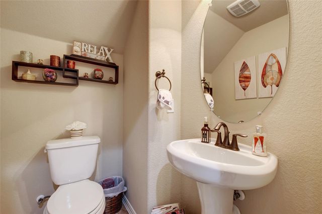 2004 Autumn Run LN, Round Rock, TX 78665