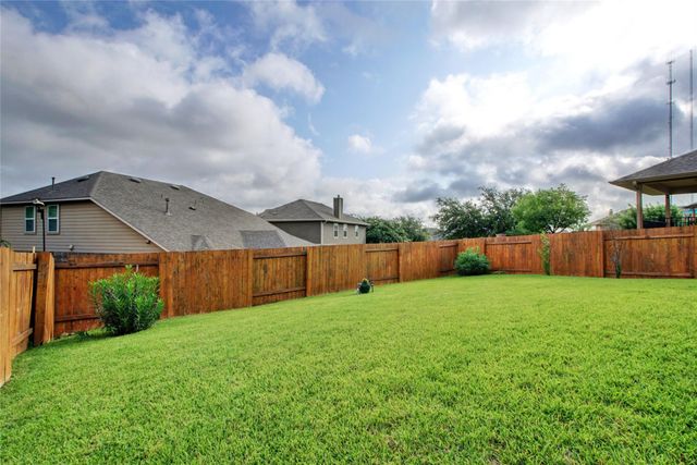 2004 Autumn Run LN, Round Rock, TX 78665