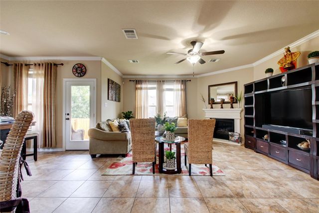 2004 Autumn Run LN, Round Rock, TX 78665