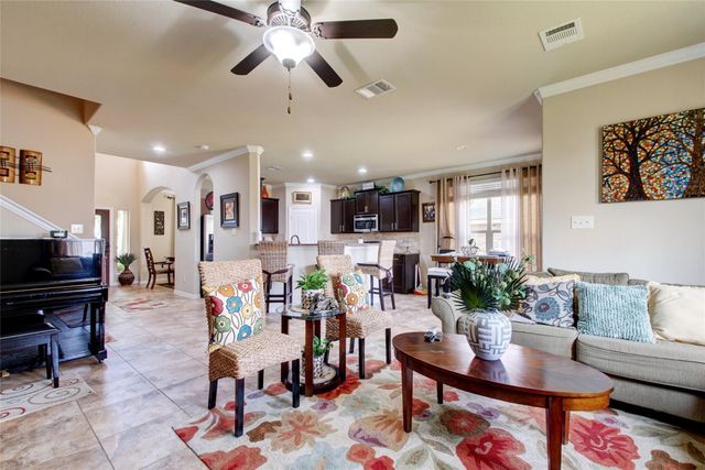 2004 Autumn Run LN, Round Rock, TX 78665