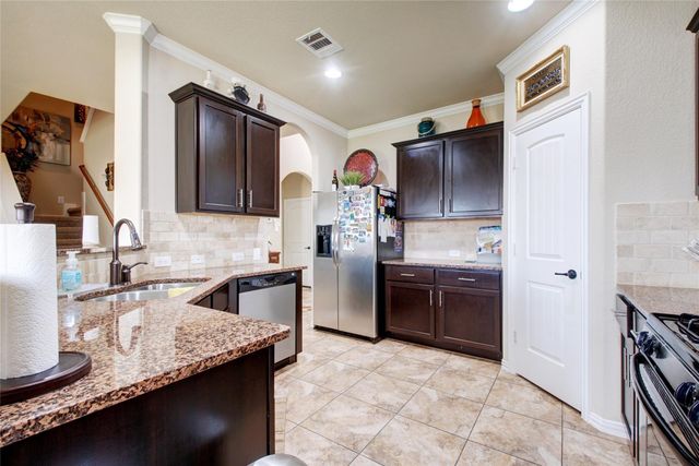 2004 Autumn Run LN, Round Rock, TX 78665