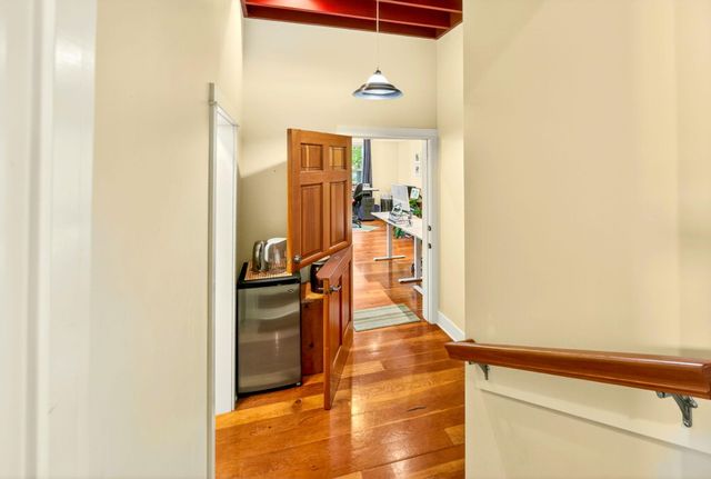 240 S Oregon Street, Jacksonville, OR 97530