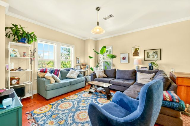 240 S Oregon Street, Jacksonville, OR 97530
