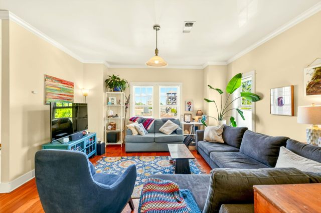 240 S Oregon Street, Jacksonville, OR 97530