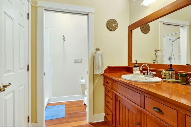 240 S Oregon Street, Jacksonville, OR 97530