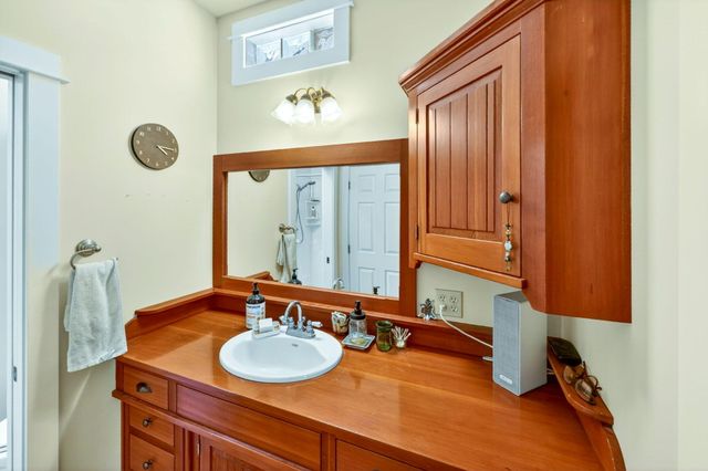 240 S Oregon Street, Jacksonville, OR 97530