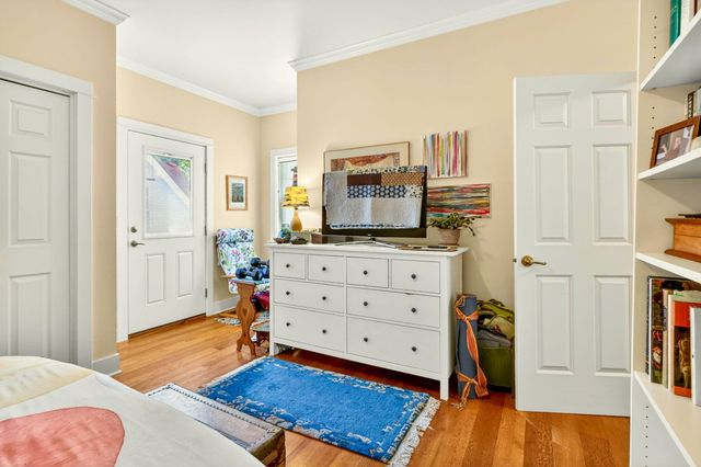240 S Oregon Street, Jacksonville, OR 97530