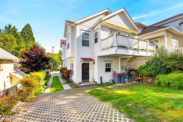 240 S Oregon Street, Jacksonville, OR 97530