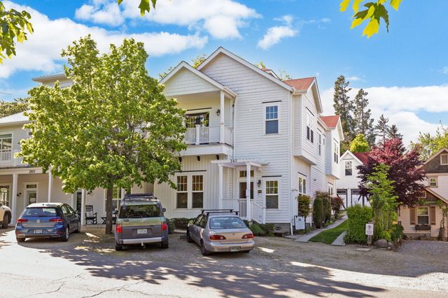 240 S Oregon Street, Jacksonville, OR 97530