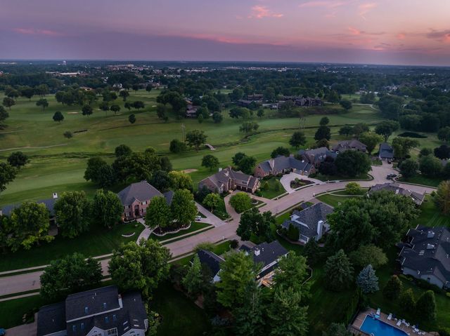 5018 Turnberry Lane, Davenport, IA 52807