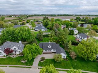 5018 Turnberry Lane, Davenport, IA 52807