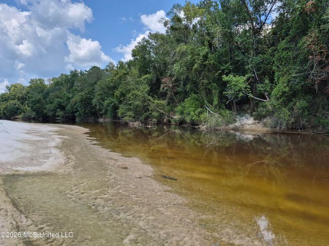 13756 River Road, Gulfport, MS 39503
