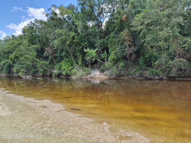 13756 River Road, Gulfport, MS 39503