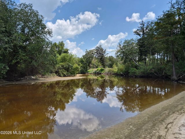 13756 River Road, Gulfport, MS 39503