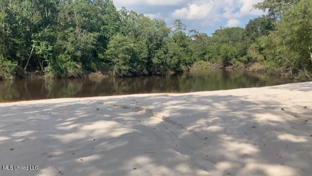 13756 River Road, Gulfport, MS 39503