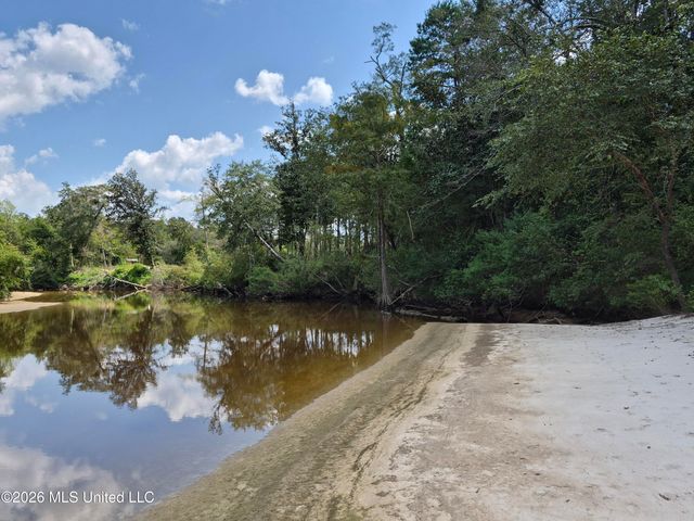 13756 River Road, Gulfport, MS 39503