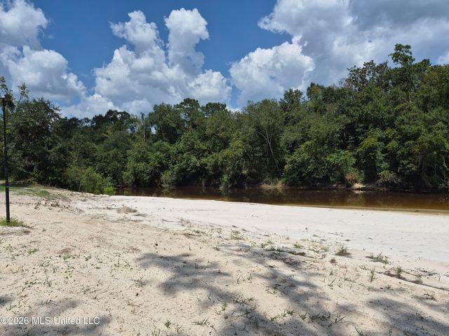 13756 River Road, Gulfport, MS 39503
