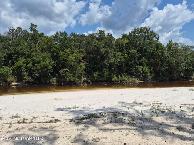 13756 River Road, Gulfport, MS 39503
