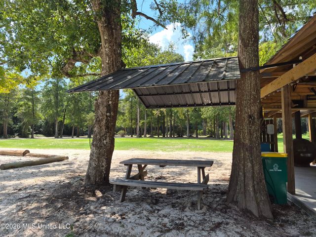 13756 River Road, Gulfport, MS 39503