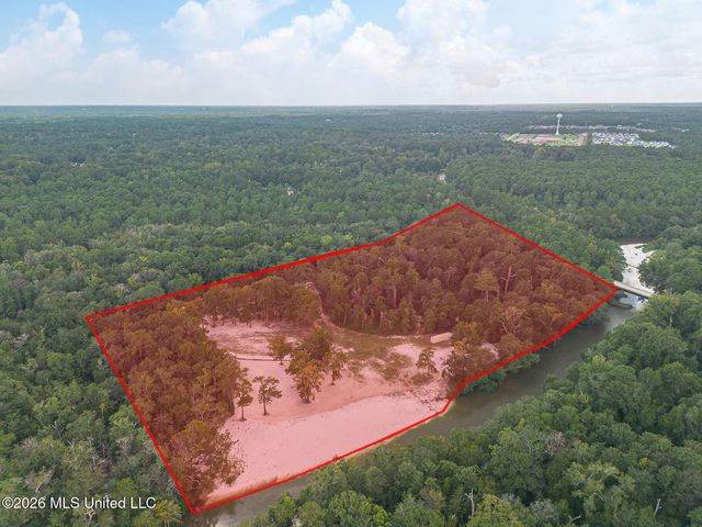 13756 River Road, Gulfport, MS 39503