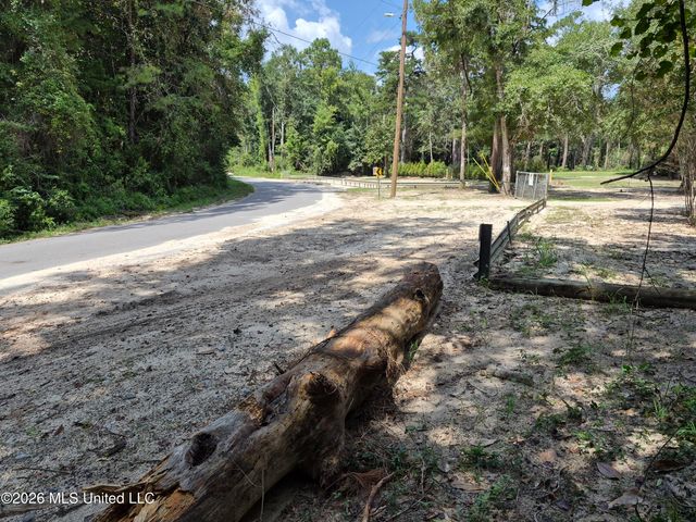 13756 River Road, Gulfport, MS 39503