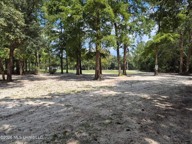 13756 River Road, Gulfport, MS 39503
