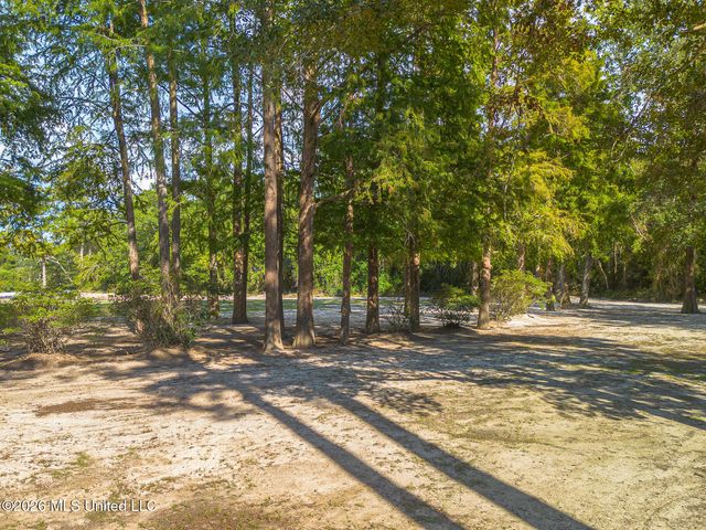 13756 River Road, Gulfport, MS 39503