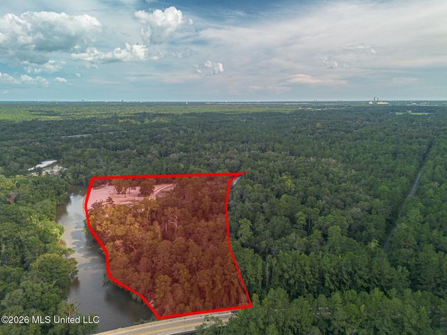 13756 River Road, Gulfport, MS 39503