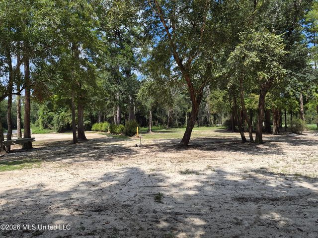 13756 River Road, Gulfport, MS 39503