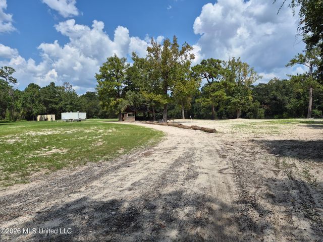 13756 River Road, Gulfport, MS 39503