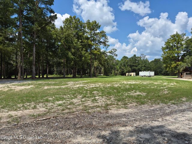 13756 River Road, Gulfport, MS 39503