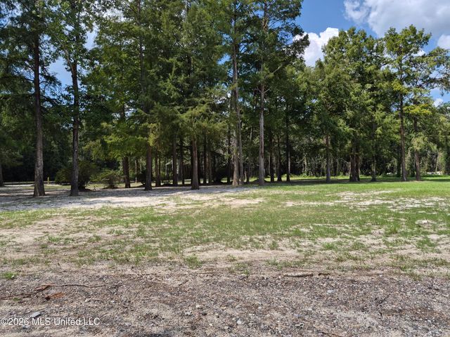 13756 River Road, Gulfport, MS 39503