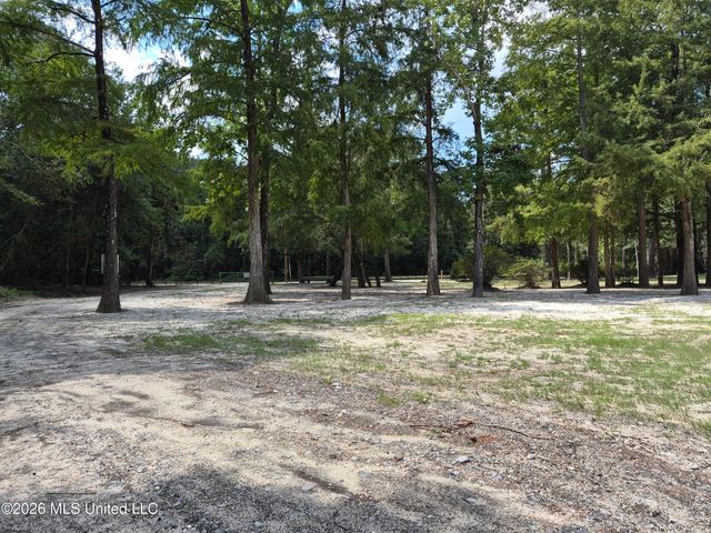 13756 River Road, Gulfport, MS 39503