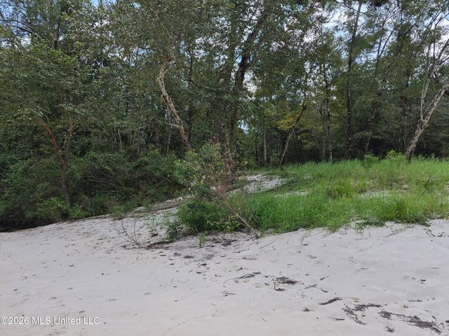 13756 River Road, Gulfport, MS 39503