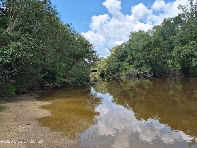 13756 River Road, Gulfport, MS 39503
