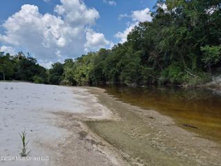 13756 River Road, Gulfport, MS 39503