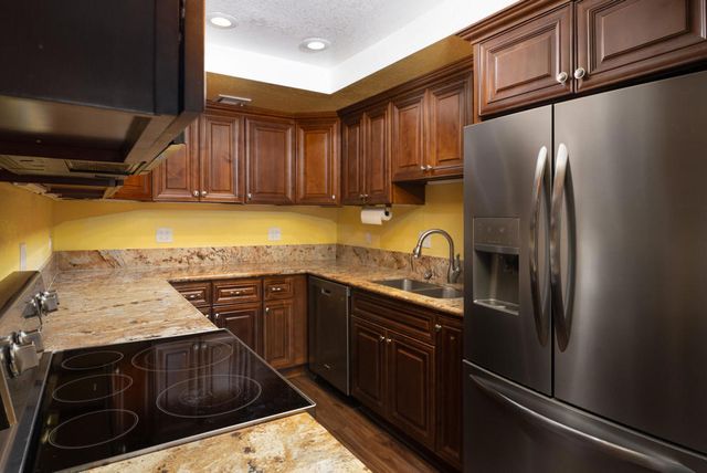 343 W Mariscal Road, Palm Springs, CA 92262