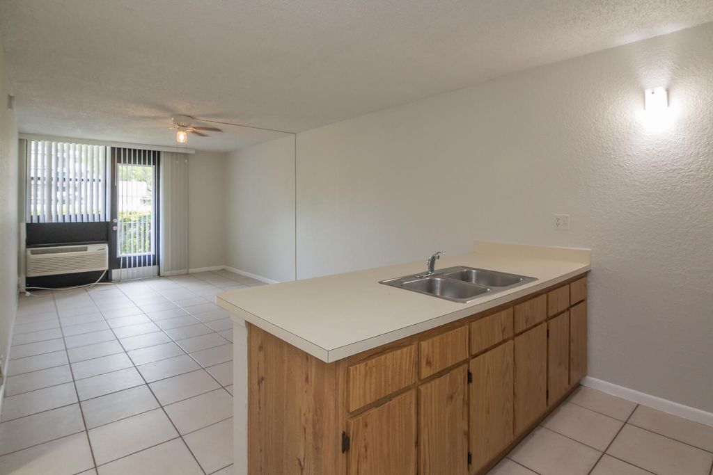 2771 Riverside Drive 109-A, Coral Springs, FL 33065
