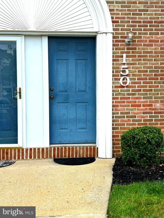 150 NAOMI CT, Levittown, PA 19057