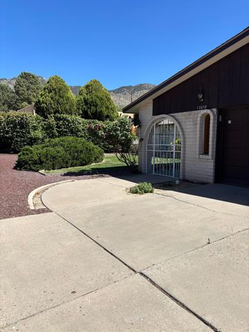 13012 Blackstone Road NE, Albuquerque, NM 87111