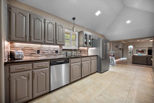 4505 Lake Park Drive, Arlington, TX 76016