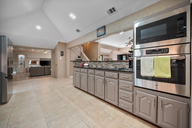 4505 Lake Park Drive, Arlington, TX 76016