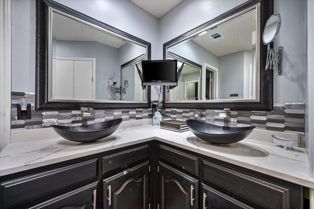 4505 Lake Park Drive, Arlington, TX 76016