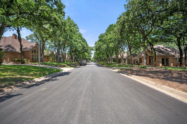 4505 Lake Park Drive, Arlington, TX 76016