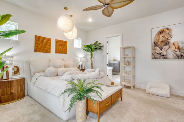 301 Paint Pony Trail N, Fort Worth, TX 76108