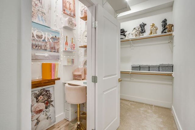 301 Paint Pony Trail N, Fort Worth, TX 76108